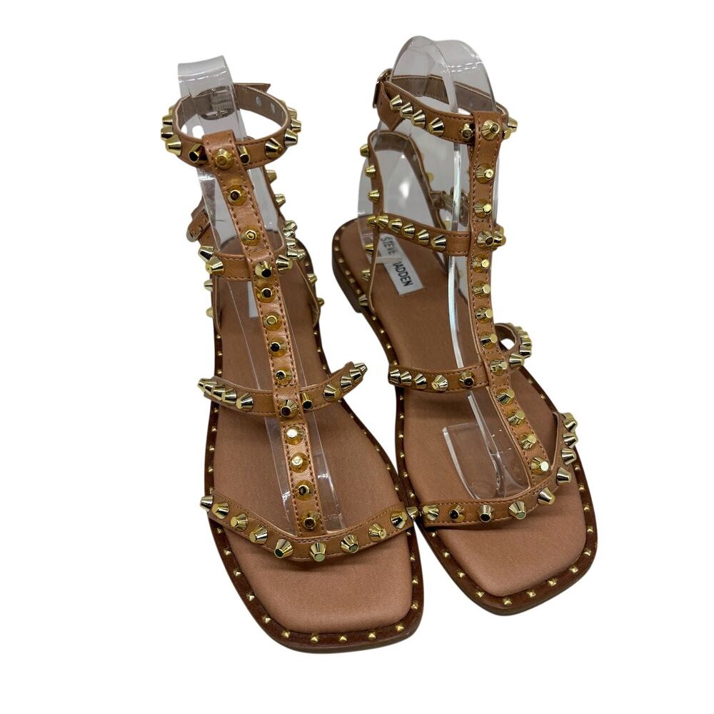 NWB Steve Madden Gladiator Strappy Sandal Flat Sunnie Tan Gold-Tone Studs Sz 7.5